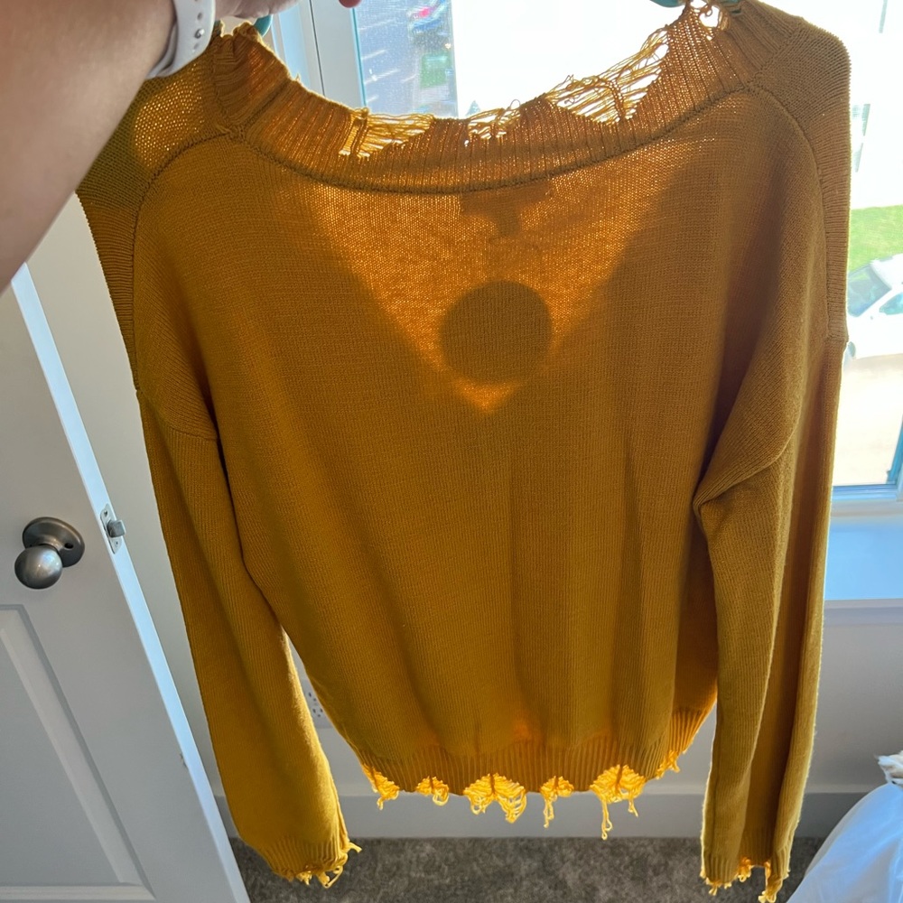Yellow sweater, Size medium! NWT - Picture 2 of 2